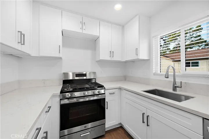 311 Utica Avenue B, Huntington Beach, California 92648