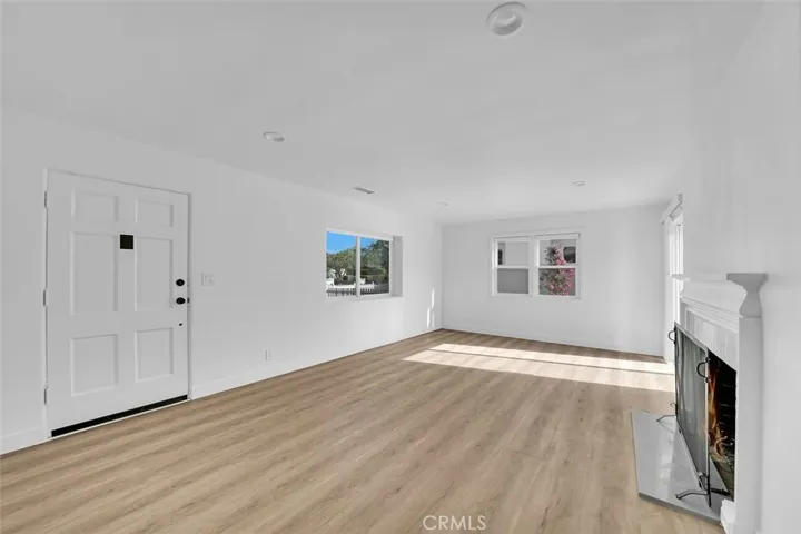 379 Broadway, Costa Mesa, California 92627