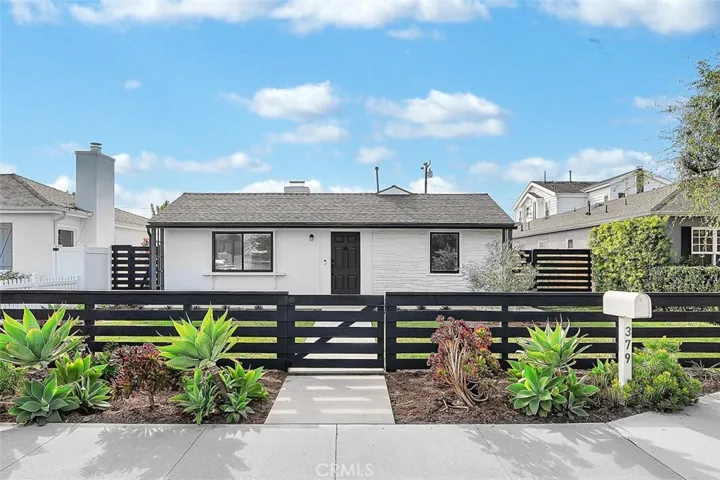 379 Broadway, Costa Mesa, California 92627