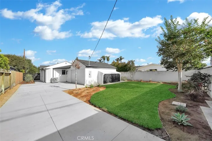 379 Broadway, Costa Mesa, California 92627