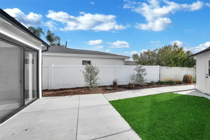 379 Broadway, Costa Mesa, California 92627