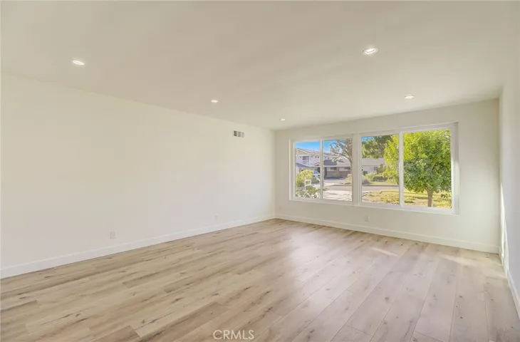 11200 Jellico Avenue, Granada Hills, California 91344