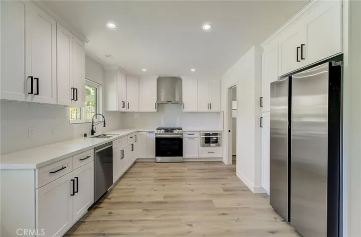 11200 Jellico Avenue, Granada Hills, California 91344