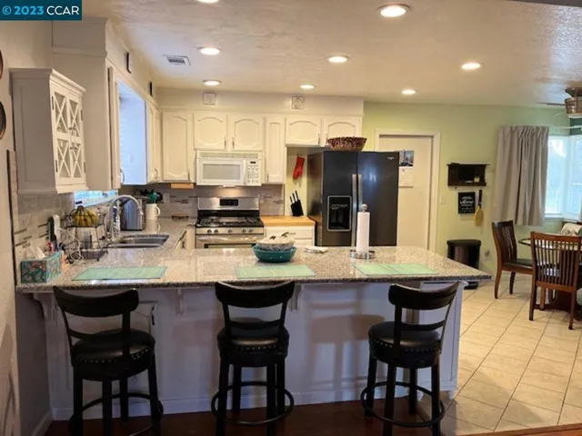 3249 Larchmont Drive, Stockton, California 95209