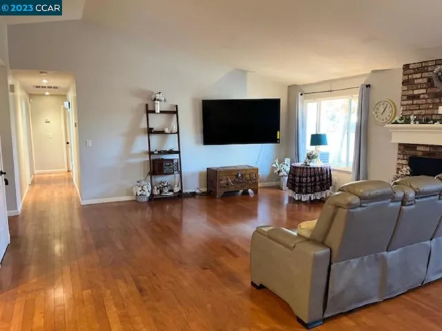 3249 Larchmont Drive, Stockton, California 95209
