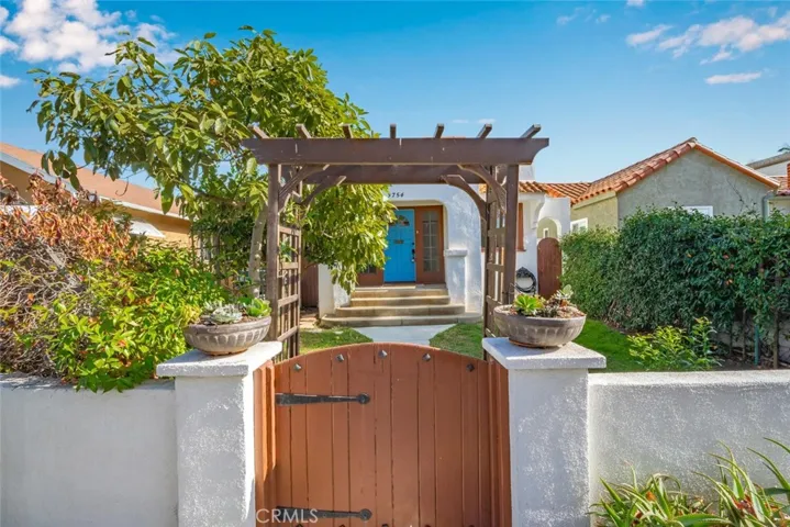 3754 Brayton Avenue, Long Beach, California 90807