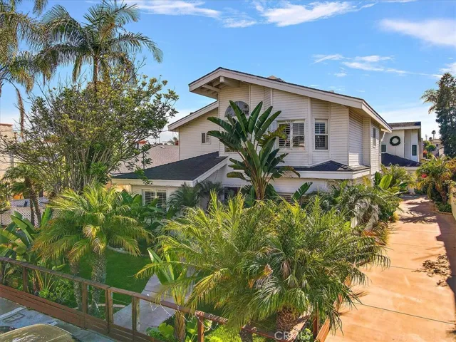 1904 Speyer Lane A, Redondo Beach, California 90278