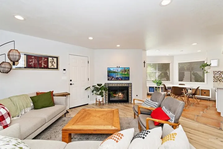 1904 Speyer Lane A, Redondo Beach, California 90278