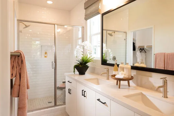 415 Omega Glen, Escondido, California 92025