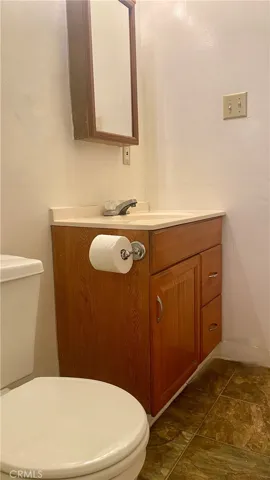 Unit C bathroom