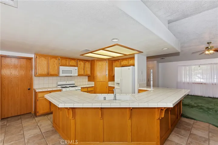 9261 Pinon Avenue, Hesperia, California 92345
