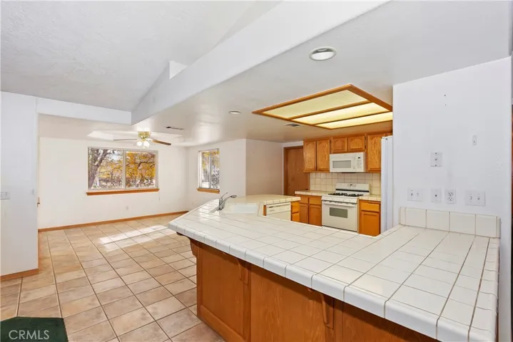 9261 Pinon Avenue, Hesperia, California 92345