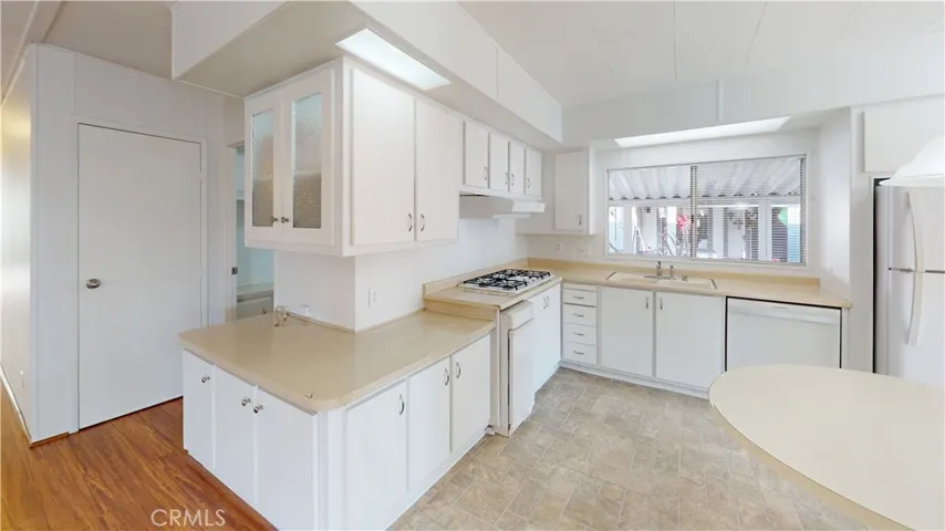 SOFT CLose Hinges on Cabinet DOORS  Presently
