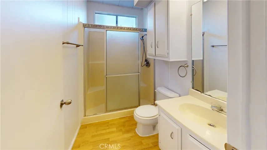 Guest BATH    WALK in 60" SHOWER