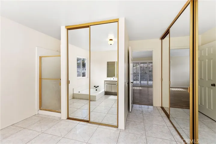 Plenty of closets!