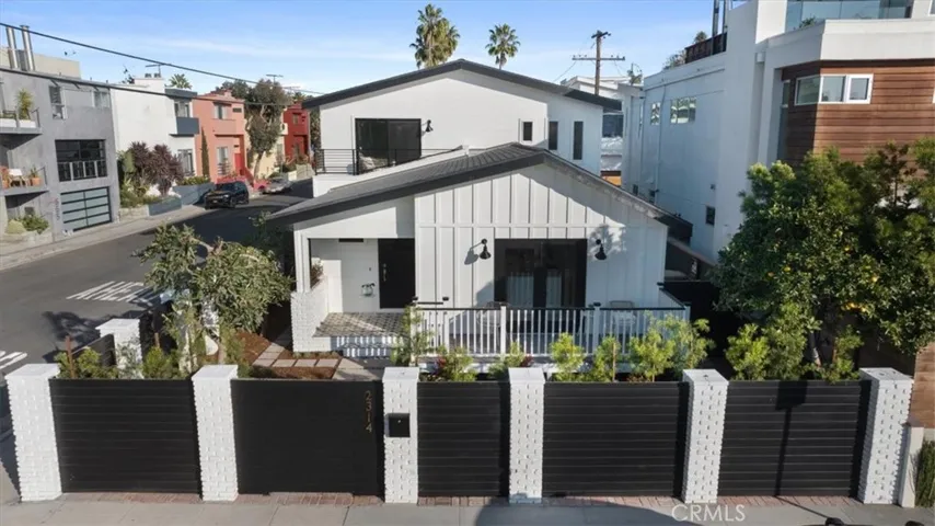 2314 Clement Avenue, Venice, California 90291