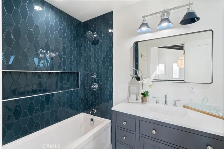2314 Clement Avenue, Venice, California 90291