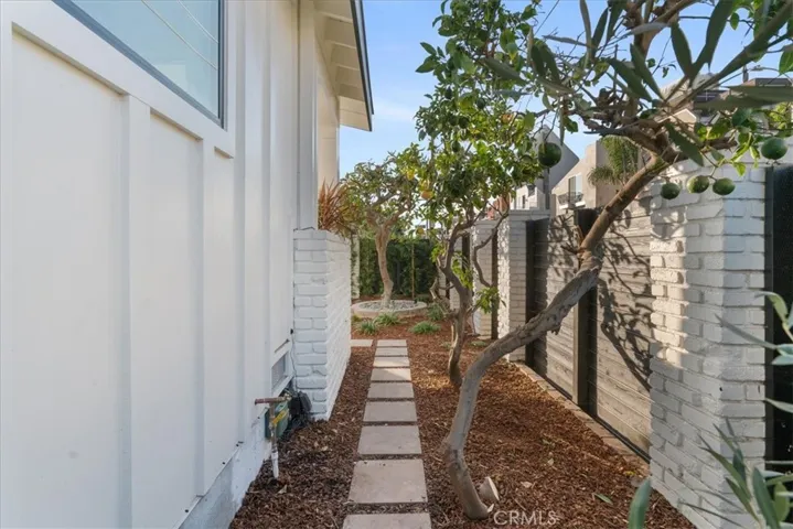 2314 Clement Avenue, Venice, California 90291