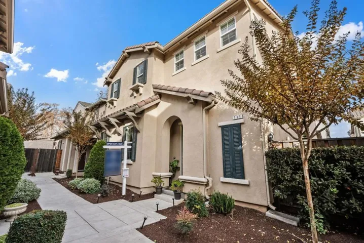 111 Lusitano Way, Gilroy, California 95020