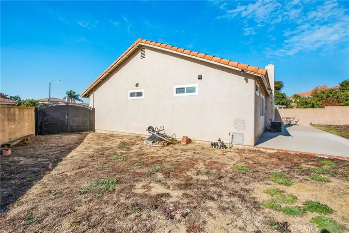 side yard access