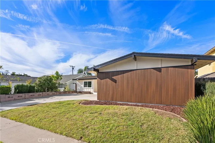 19781 Carmania Lane, Huntington Beach, California 92646