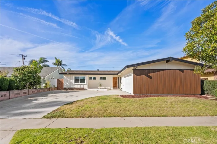 19781 Carmania Lane, Huntington Beach, California 92646