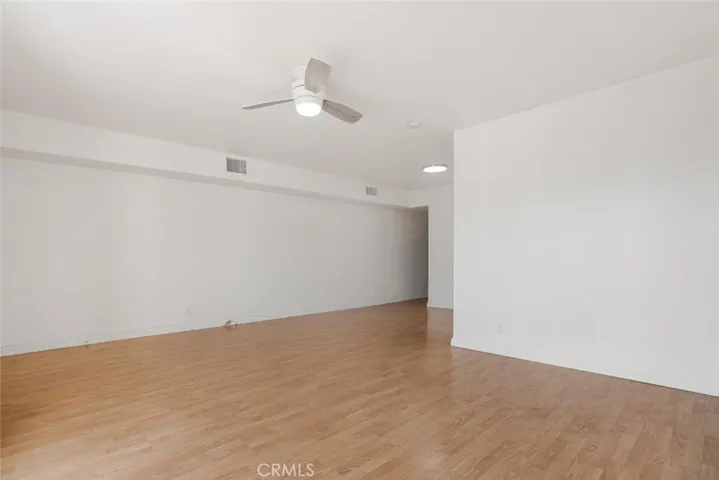 617 E Angeleno Avenue 302, Burbank, California 91501