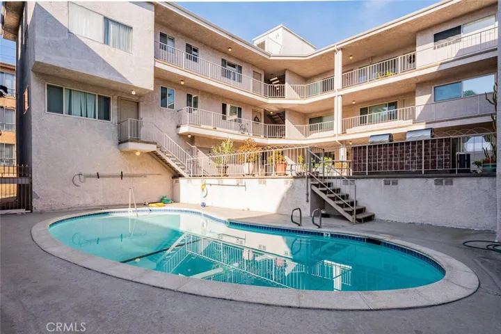 617 E Angeleno Avenue 302, Burbank, California 91501