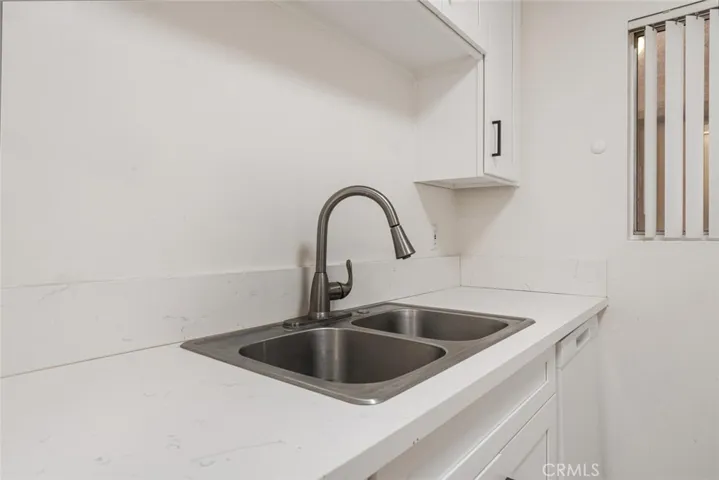 617 E Angeleno Avenue 302, Burbank, California 91501