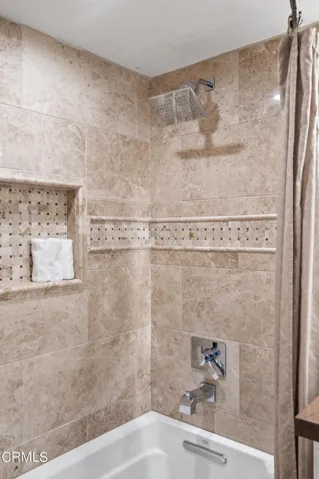 2135 Martinique MLS-30