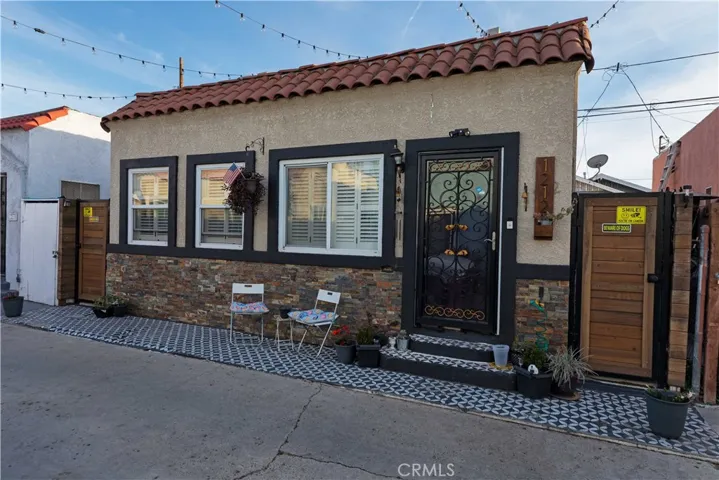 1212 E Barcelona Place, Long Beach, California 90813