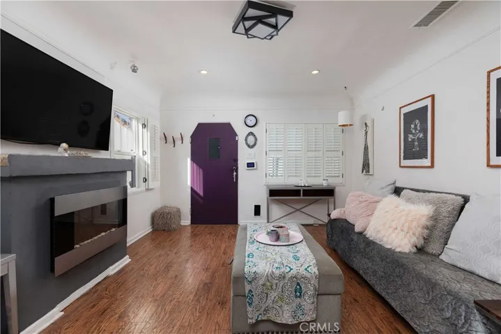 1212 E Barcelona Place, Long Beach, California 90813