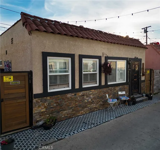 1212 E Barcelona Place, Long Beach, California 90813