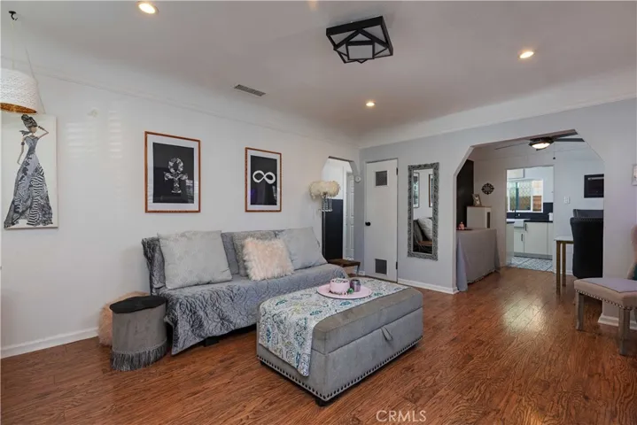 1212 E Barcelona Place, Long Beach, California 90813