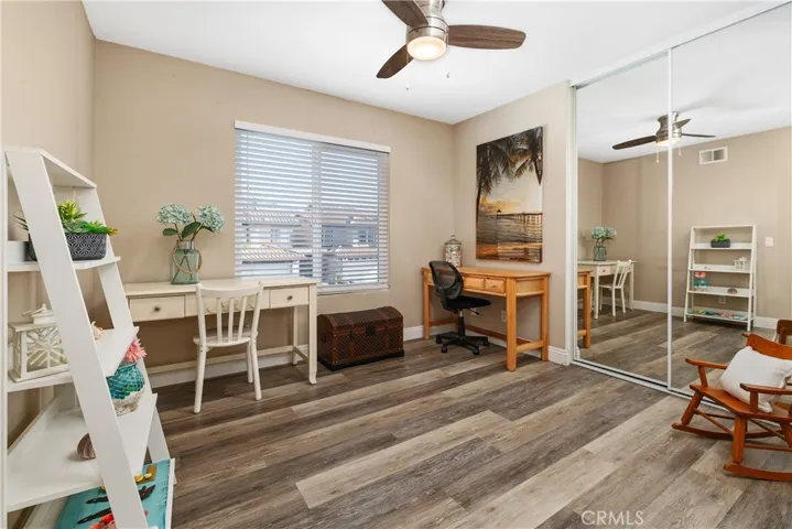 secondary bedroom/office