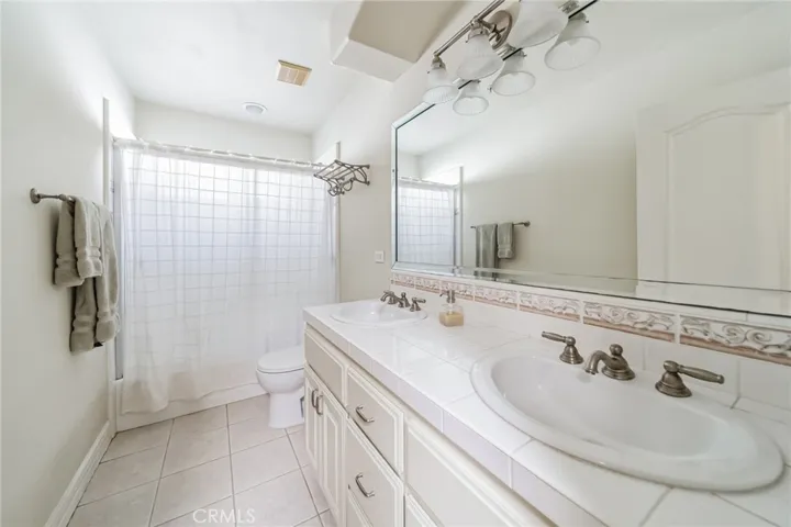 2020 Clark Lane B, Redondo Beach, California 90278