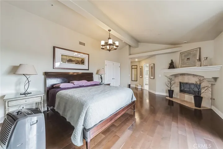 2020 Clark Lane B, Redondo Beach, California 90278