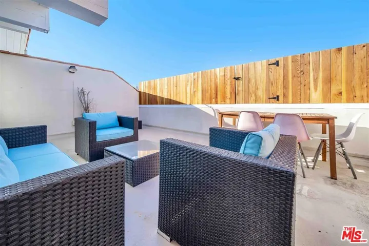 25 Spinnaker Street 12, Marina Del Rey, California 90292