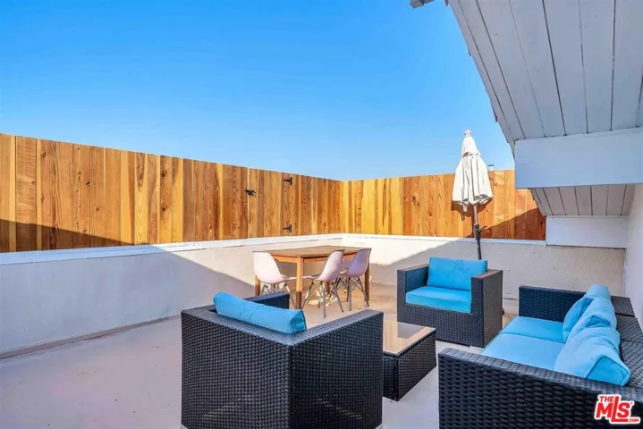 25 Spinnaker Street 12, Marina Del Rey, California 90292