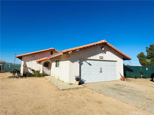 11180 Neola Road, Apple Valley, California 92308