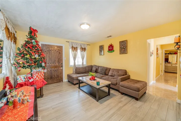 415 W Francis Street, Ontario, California 91762