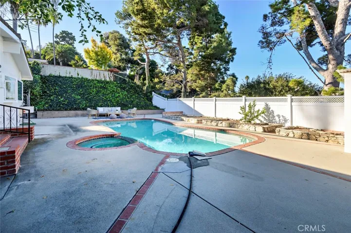 2241 Estribo Drive, Rolling Hills Estates, California 90274
