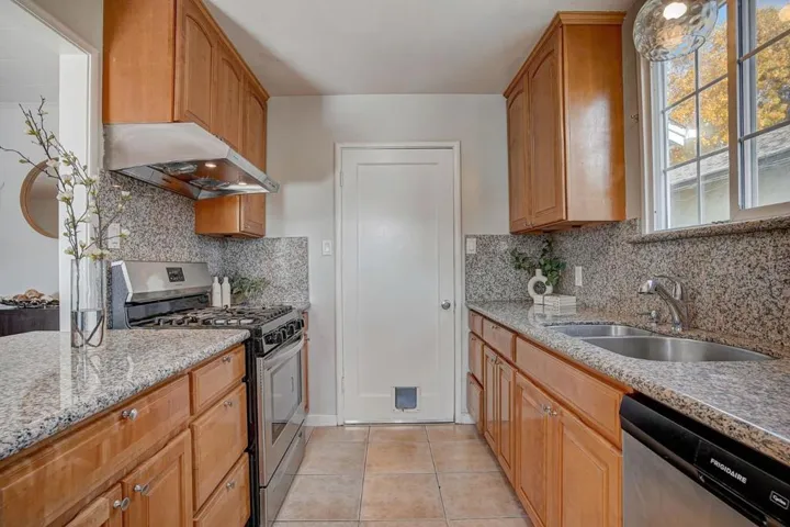 416 Lloyd Avenue, San Leandro, California 94578