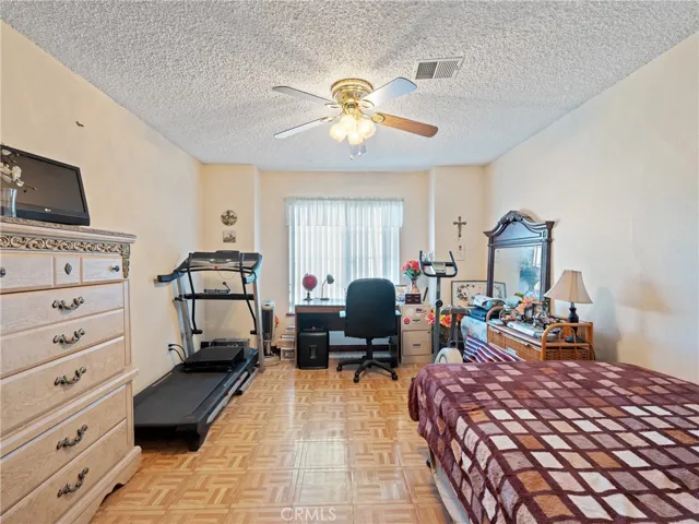 12791 Luna Road, Victorville, California 92392