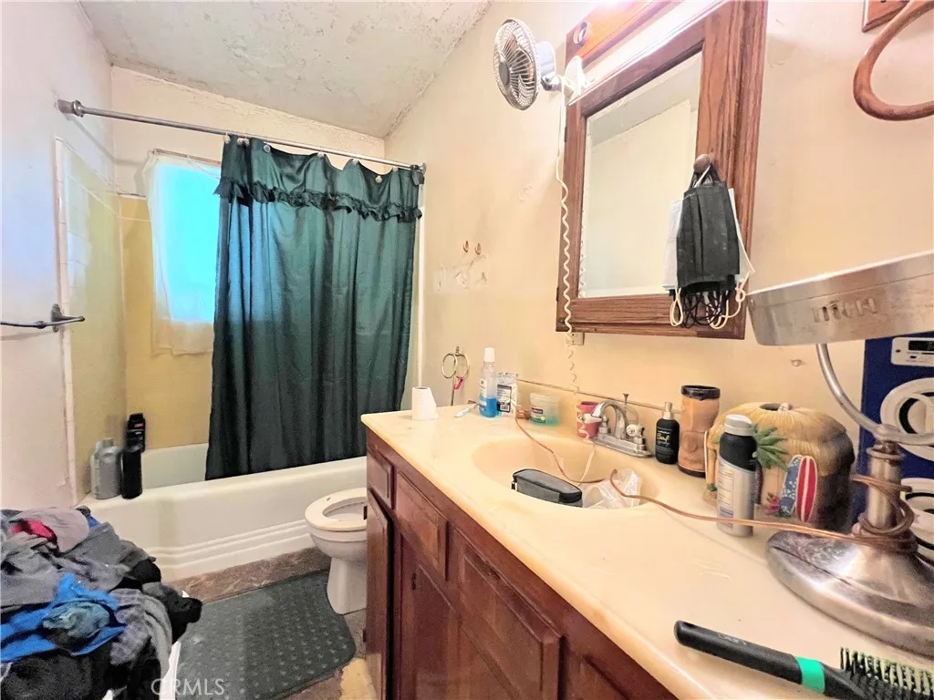 14655 Maclay Street, Mission Hills (san Fernando), California 91345 home-pic-17
