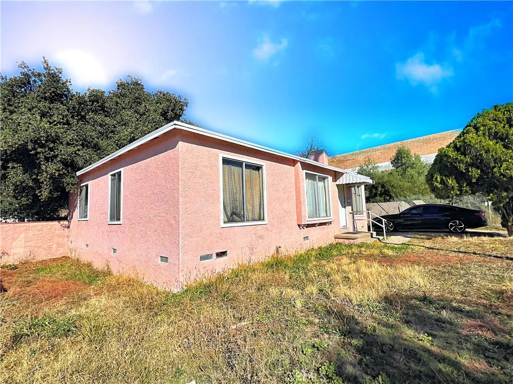 14655 Maclay Street, Mission Hills (san Fernando), California 91345 home-pic-2