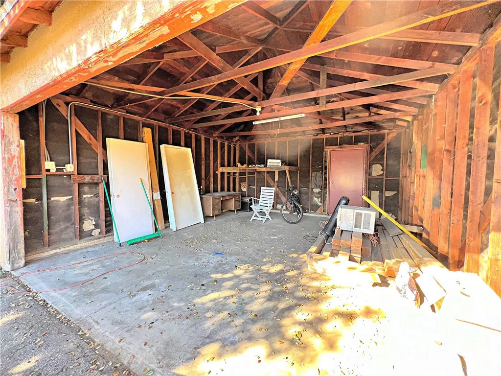 14655 Maclay Street, Mission Hills (san Fernando), California 91345 home-pic-28