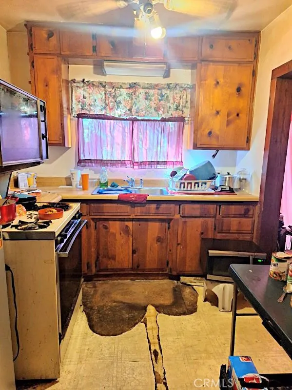 14655 Maclay Street, Mission Hills (san Fernando), California 91345 home-pic-10