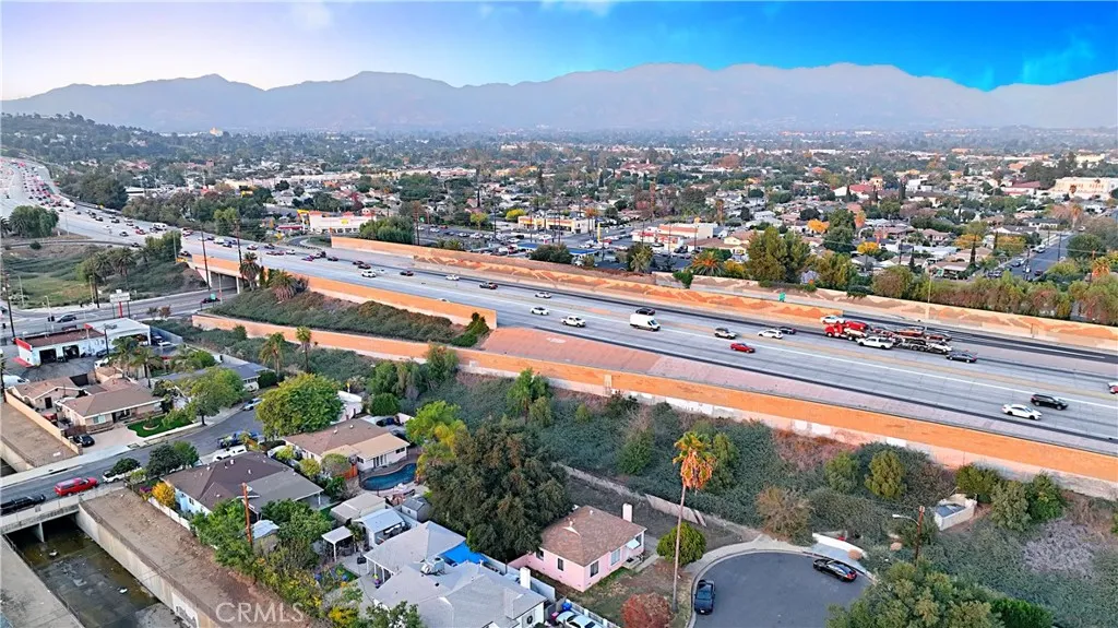 14655 Maclay Street, Mission Hills (san Fernando), California 91345 home-pic-34