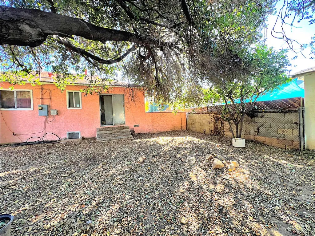 14655 Maclay Street, Mission Hills (san Fernando), California 91345 home-pic-25